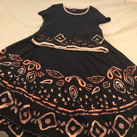 Two piece skirt and top by West End - Picture 1 of 4